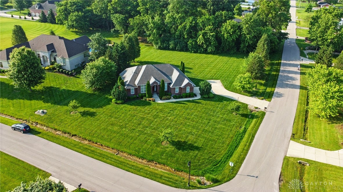 8002 Cahall Drive, Waynesville, Ohio image 4