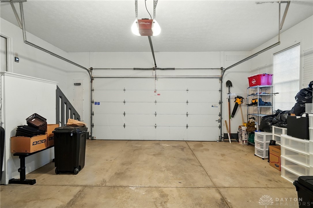 8002 Cahall Drive, Waynesville, Ohio image 33