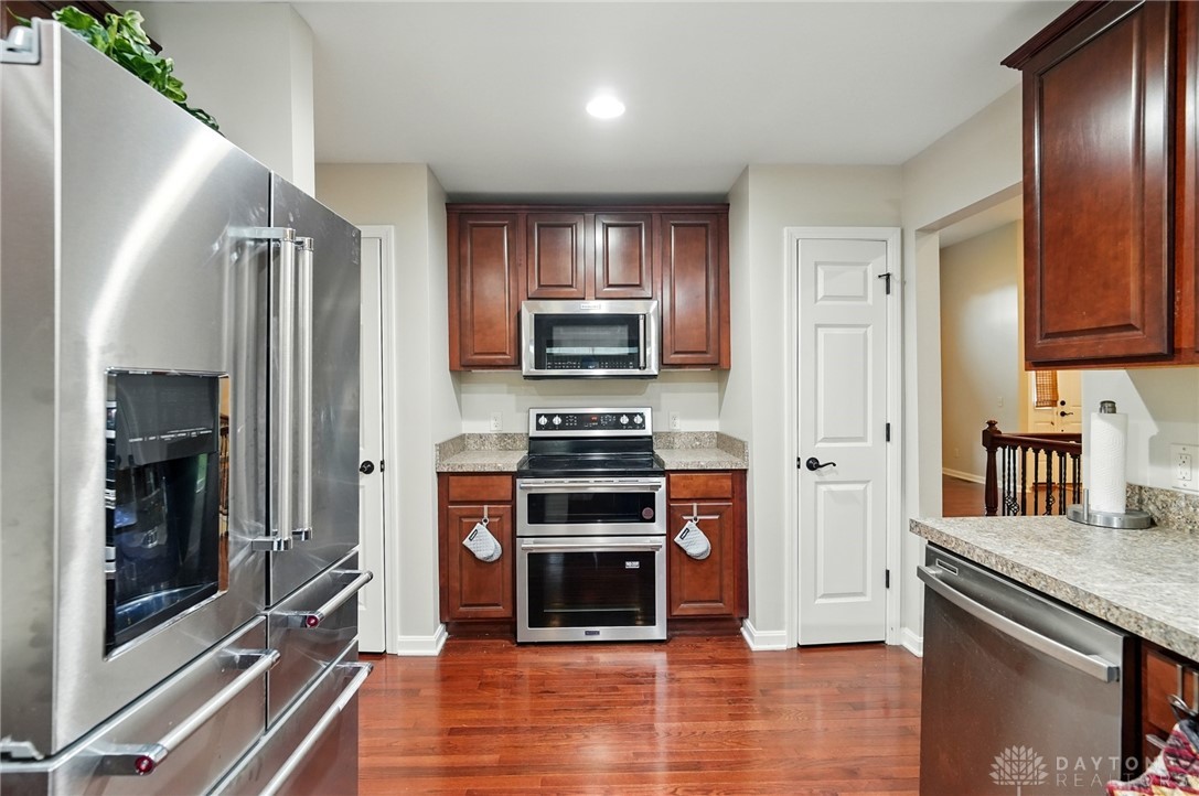 8002 Cahall Drive, Waynesville, Ohio image 17