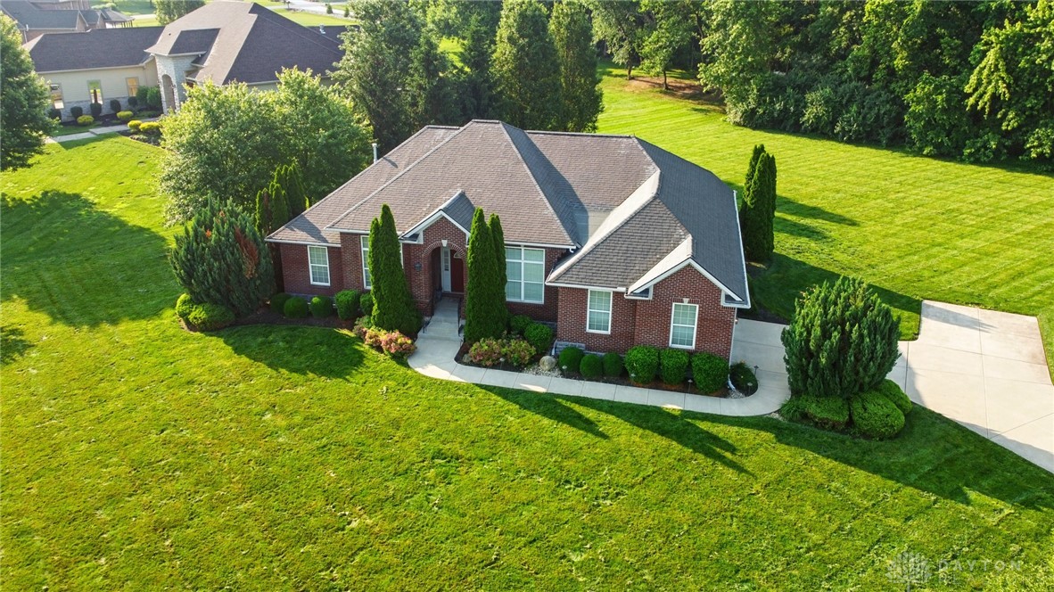 8002 Cahall Drive, Waynesville, Ohio image 1