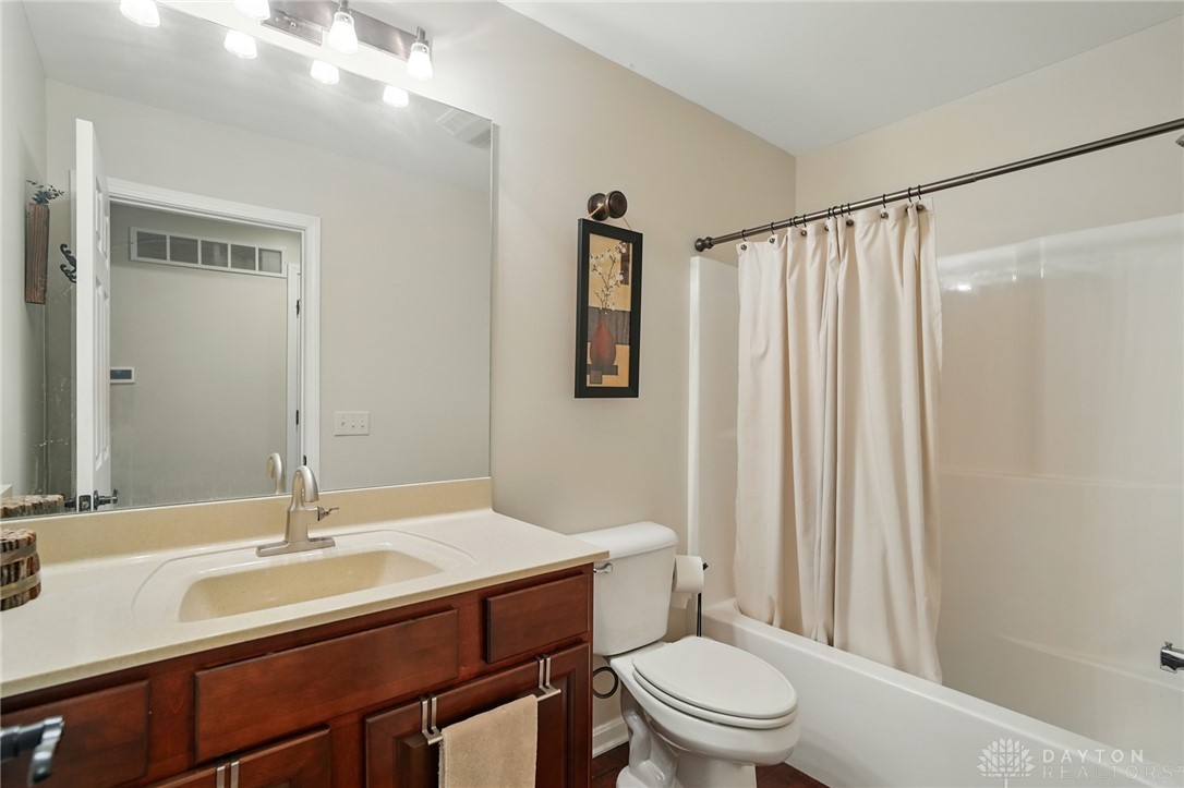 8002 Cahall Drive, Waynesville, Ohio image 28