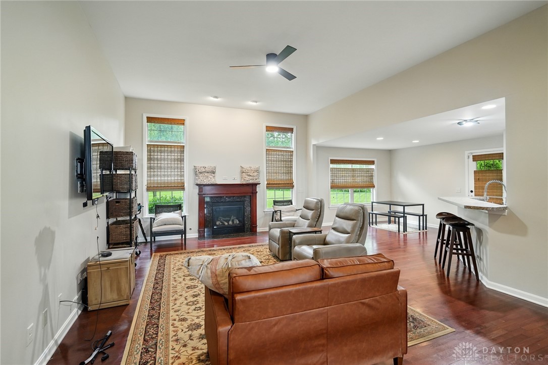 8002 Cahall Drive, Waynesville, Ohio image 10