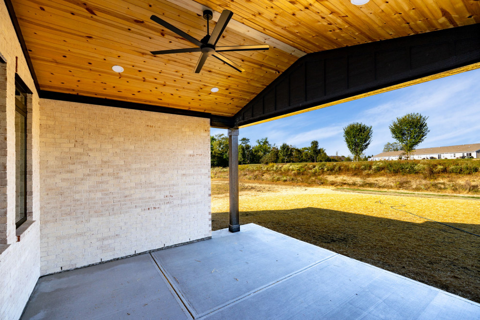 755 Lake Bluff Court