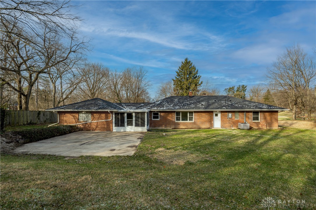 1914 Grange View Drive, Beavercreek, Ohio image 39