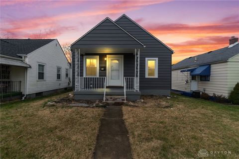 Photo of 435 Grove Avenue, Dayton, OH 45404 (MLS # 949893)
