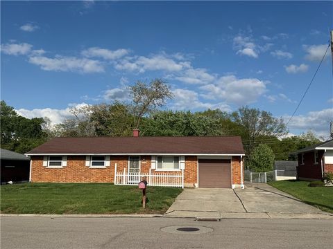 Photo of 634 Cherry Blossom Drive, West Carrollton, OH 45449 (MLS # 957917)