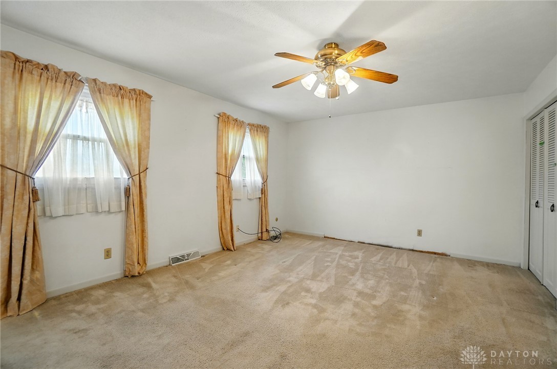 665 Suncrest Drive, Springfield, Ohio image 33