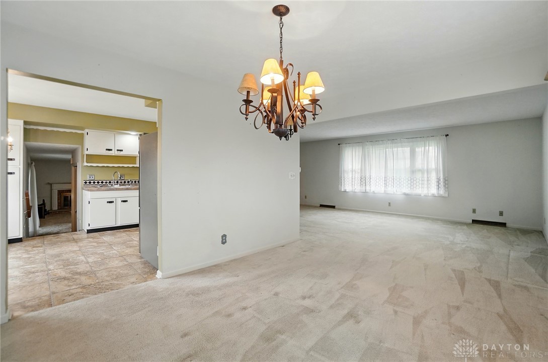 665 Suncrest Drive, Springfield, Ohio image 15