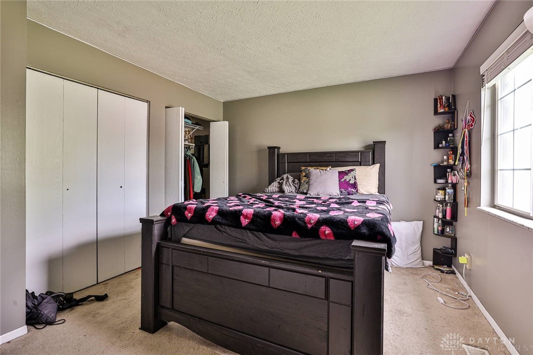 6817 Banbury Drive, Franklin, Ohio image 12