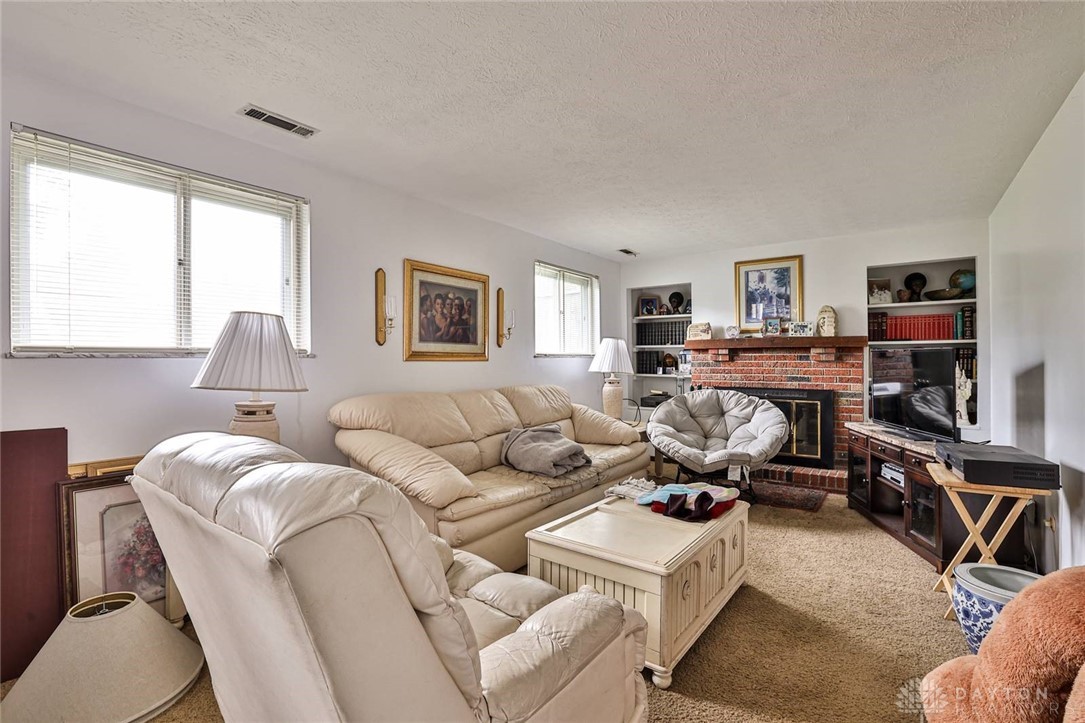 6817 Banbury Drive, Franklin, Ohio image 17