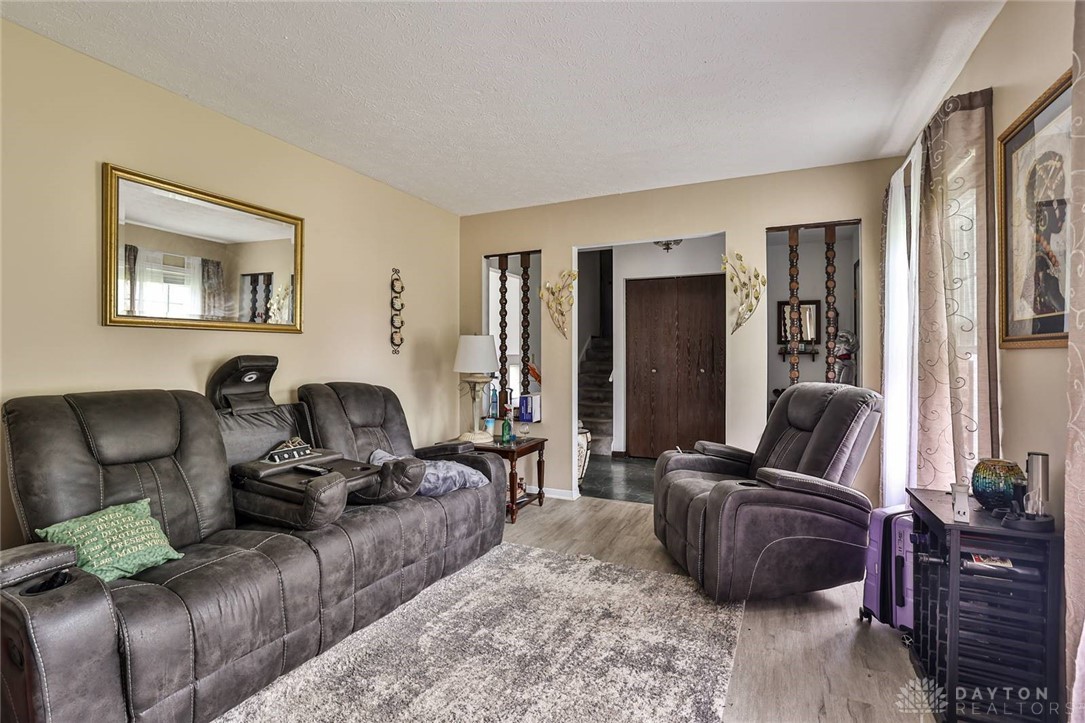 6817 Banbury Drive, Franklin, Ohio image 5