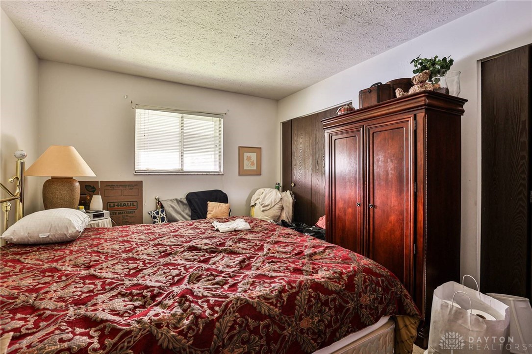 6817 Banbury Drive, Franklin, Ohio image 14