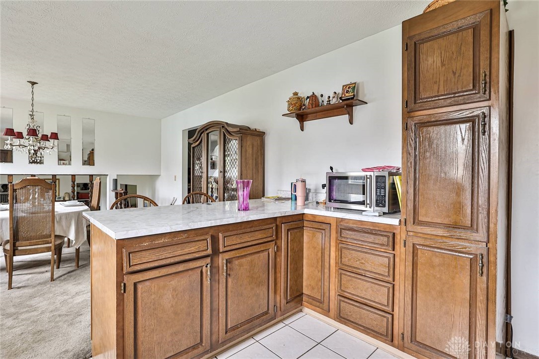 6817 Banbury Drive, Franklin, Ohio image 9
