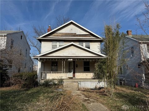 Photo of 341 Pointview Avenue, Dayton, OH 45405 (MLS # 950077)