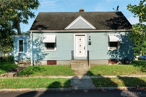 Photo of 227 Walton Avenue, Dayton, OH 45417 (MLS # 941198)