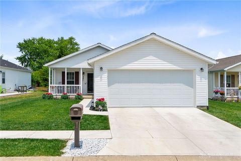 Photo of 441 Kalynn Circle #25, Fairborn, OH 45324 (MLS # 936167)