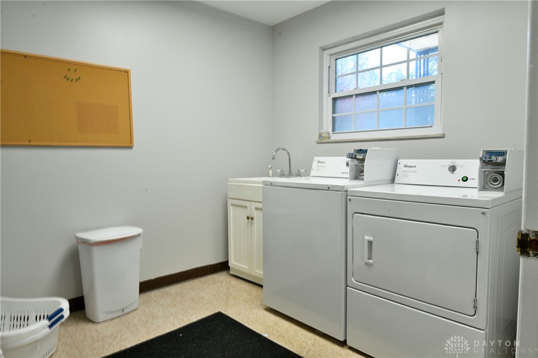 Centerville, Ohio 45459, United States, 2 Bedrooms Bedrooms, ,1 BathroomBathrooms,Residential,Active,34567