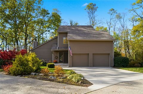 Photo of 6521 Shadow Wynd Circle, Centerville, OH 45459 (MLS # 946963)