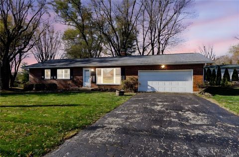 Photo of 267 Darst Road, Dayton, OH 45440 (MLS # 948090)