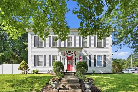 Homes For Sale - 702 E Franklin Street<br/> Troy, OH 45373