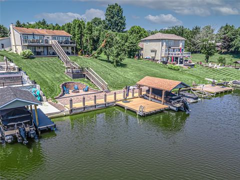 Photo of 146 Lakengren Drive, Eaton, OH 45320 (MLS # 964141)