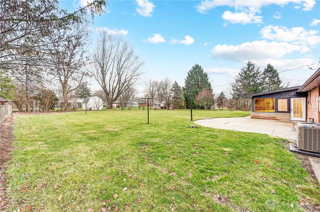 2126 Bonniedale Drive, Bellbrook, Ohio image 44