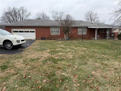 Photo of 4722 Central Avenue, Middletown, OH 45044 (MLS # 950151)