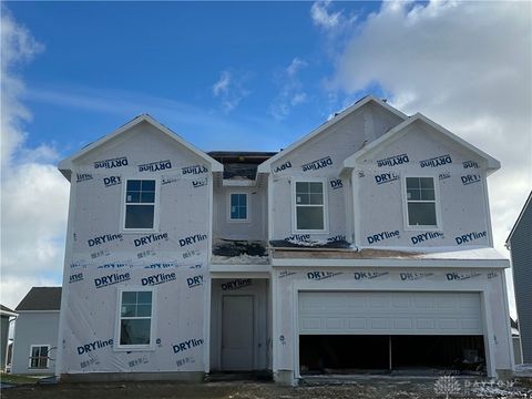 Photo of 618 Lois Lane, London, OH 43140 (MLS # 936656)