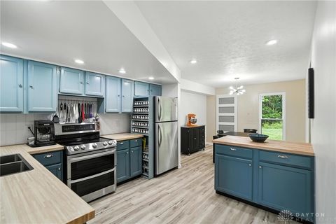 Tiny photo for 523 Greene Tree Place, Fairborn, OH 45324 (MLS # 945297)