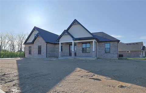 Photo of 2795 Venice Crossing Drive, Ross Twp, OH 45013 (MLS # 956251)