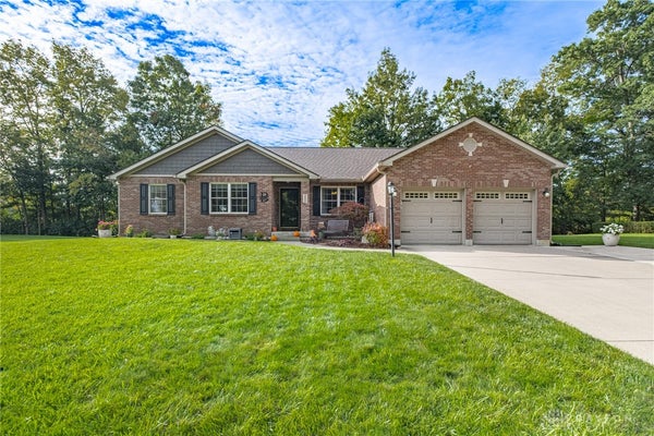 2860 WOODEN LN, TROY, OH 45373 - Image fc2f58703b63c0010ea307ed1e9eb20e/1450418304