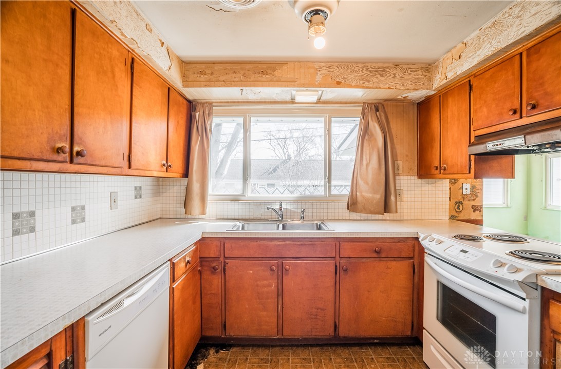 3806 Saranac Drive, Dayton, Ohio image 7