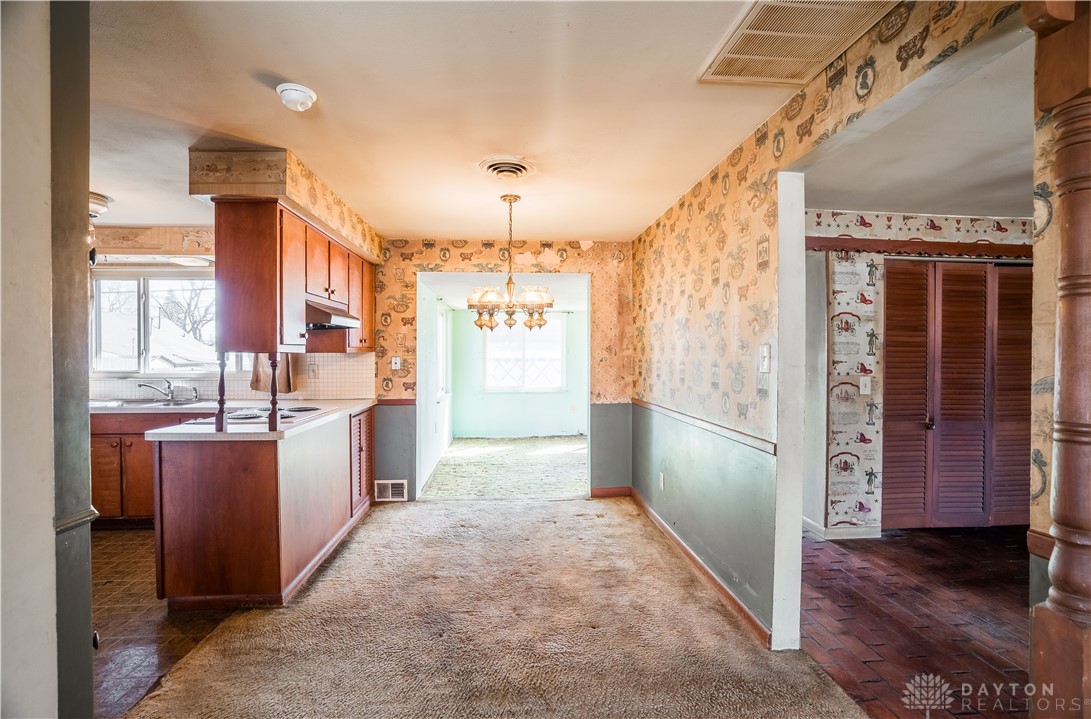 3806 Saranac Drive, Dayton, Ohio image 9