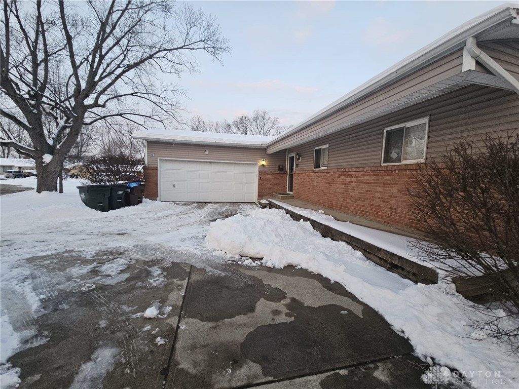 5828 Daffodil Circle, Dayton, Ohio image 2