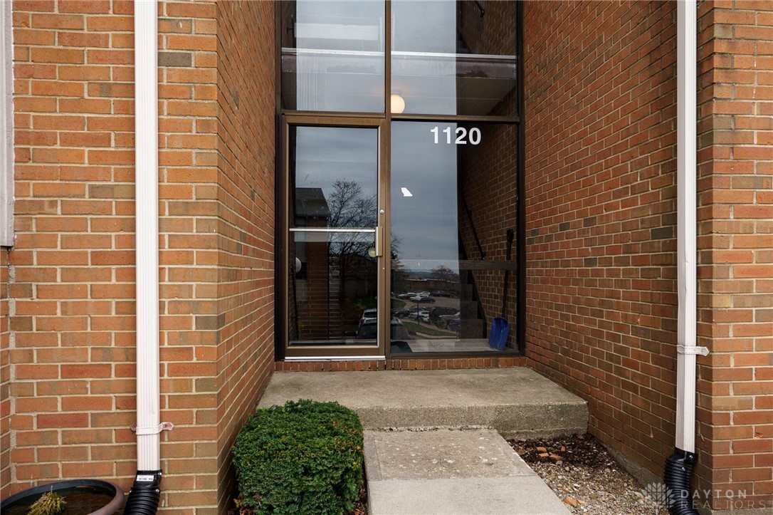1120 Eagle Feather Circle, West Carrollton, Ohio image 4