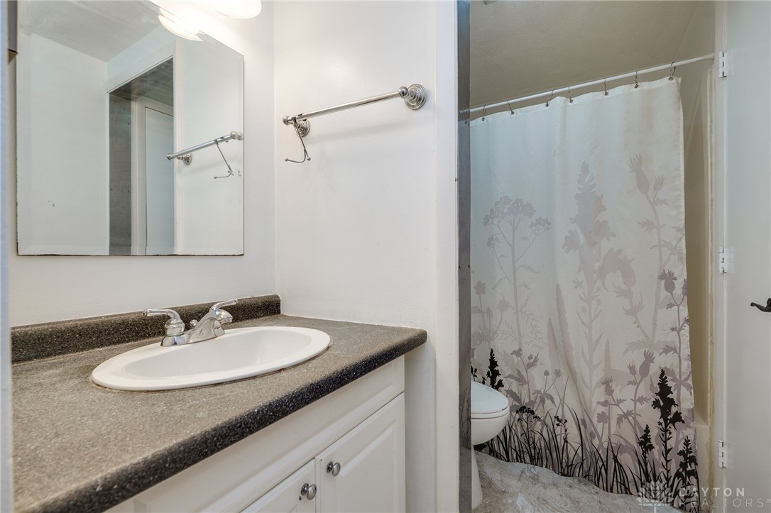 1120 Eagle Feather Circle, West Carrollton, Ohio image 20