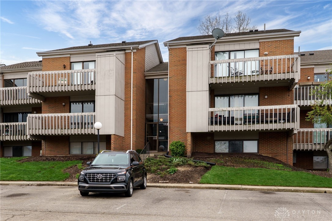 1120 Eagle Feather Circle, West Carrollton, Ohio image 2