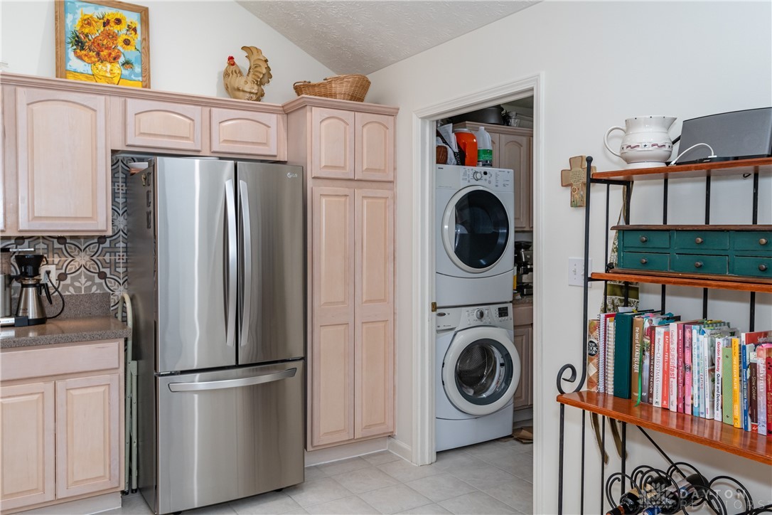 4076 Whitegate Drive, Beavercreek, Ohio image 31