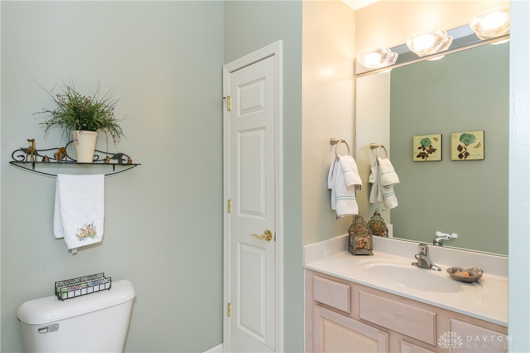 4076 Whitegate Drive, Beavercreek, Ohio image 23