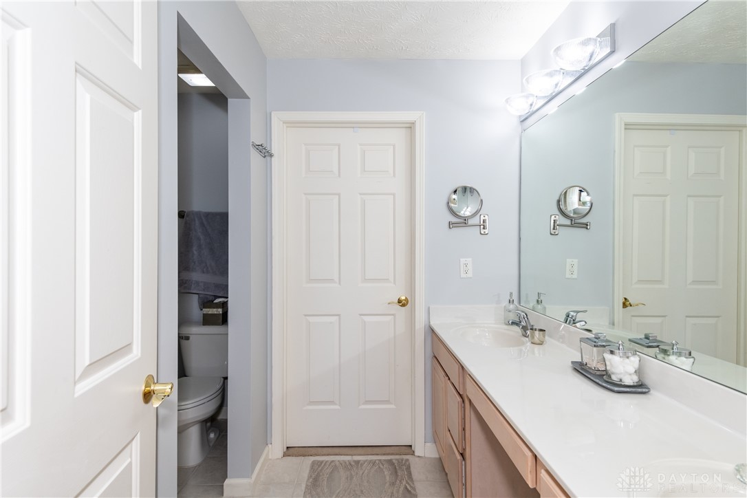 4076 Whitegate Drive, Beavercreek, Ohio image 29