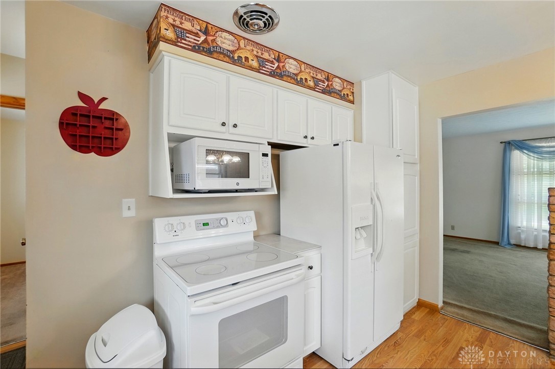1453 Allanwood Lane, Dayton, Ohio image 9