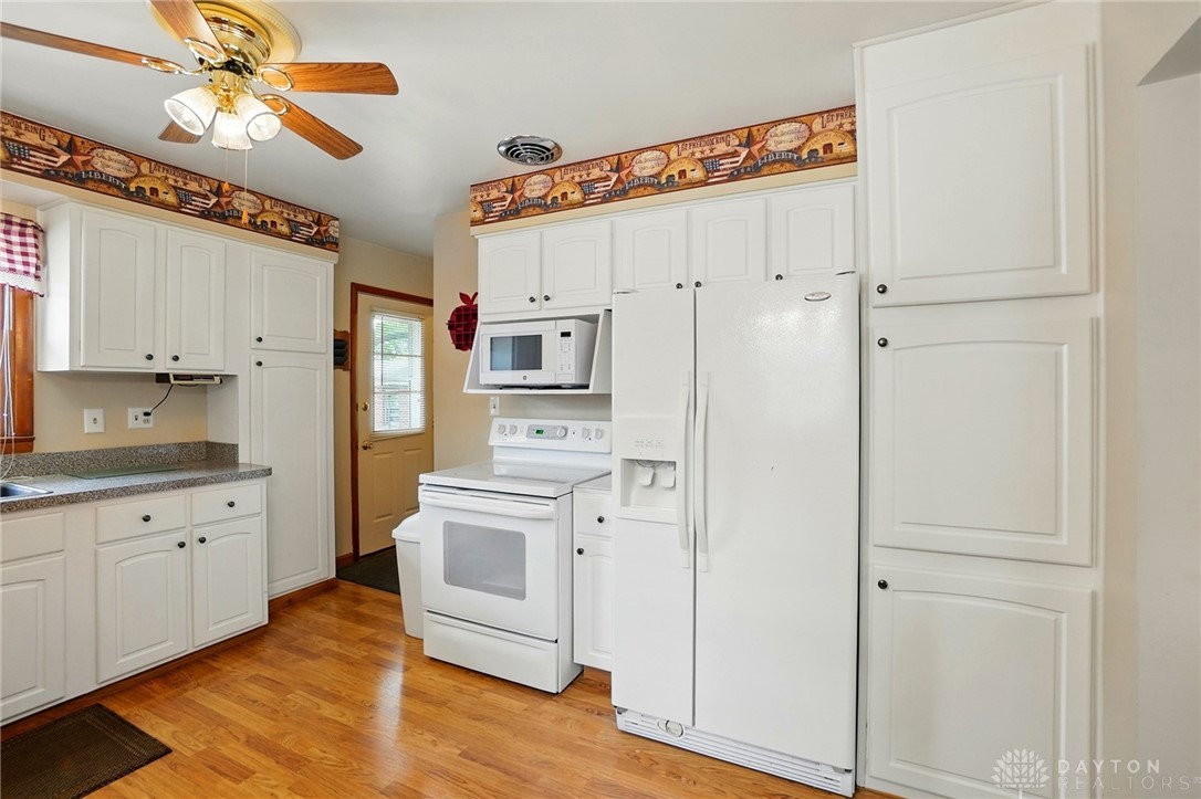 1453 Allanwood Lane, Dayton, Ohio image 8