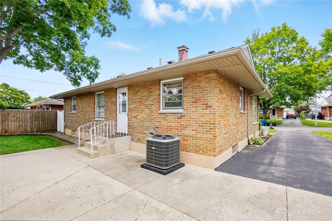 1453 Allanwood Lane, Dayton, Ohio image 30