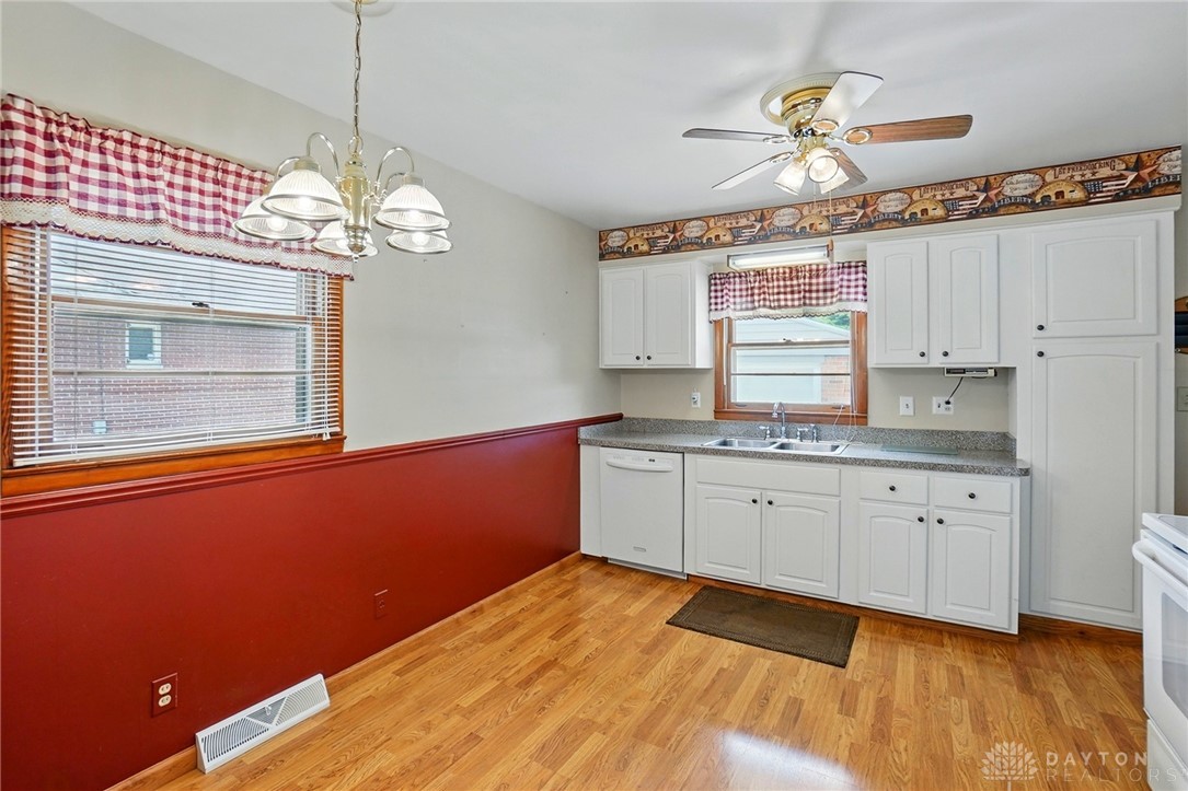 1453 Allanwood Lane, Dayton, Ohio image 7