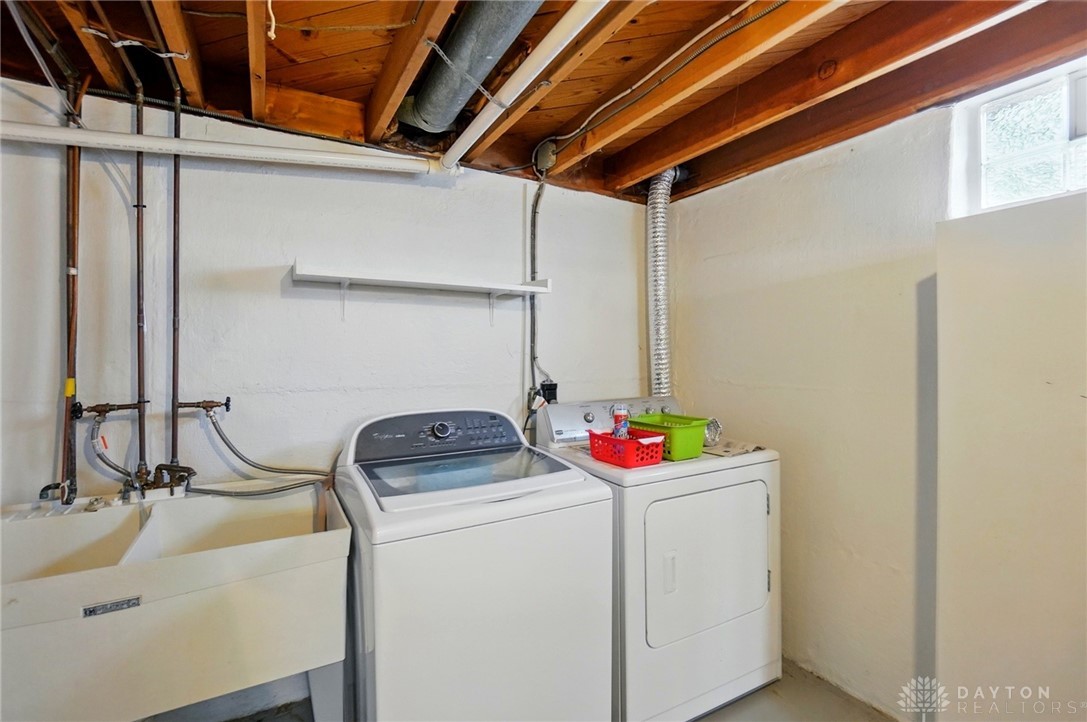 1453 Allanwood Lane, Dayton, Ohio image 27