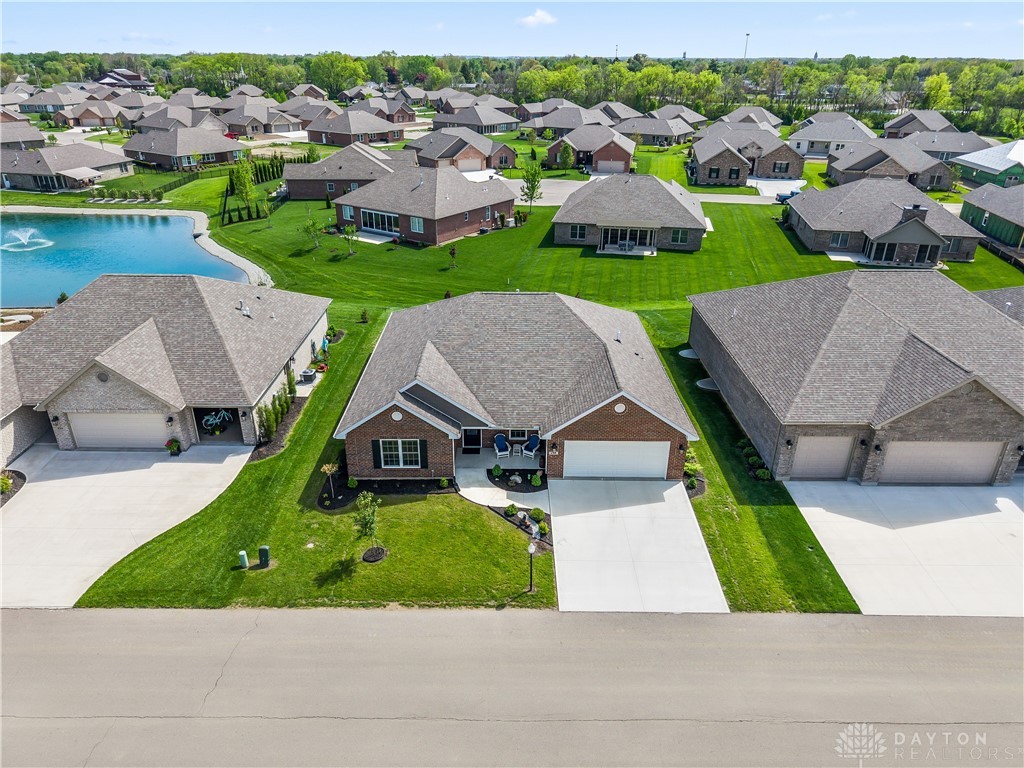 838 W Bentley Circle, Troy, Ohio image 9