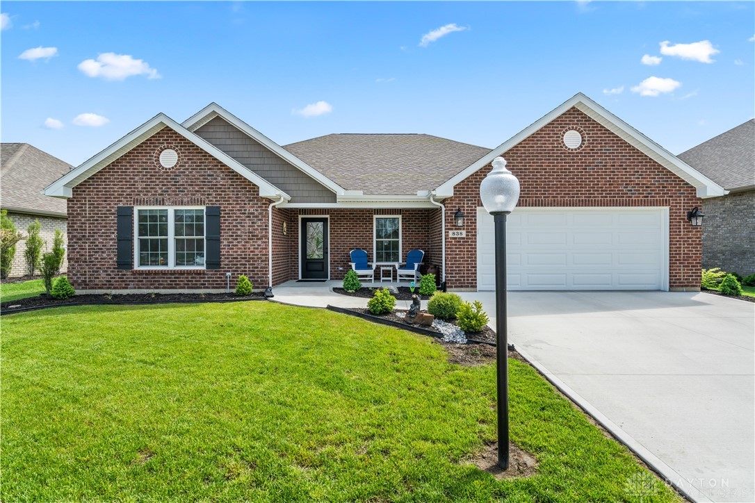 838 W Bentley Circle, Troy, Ohio image 2