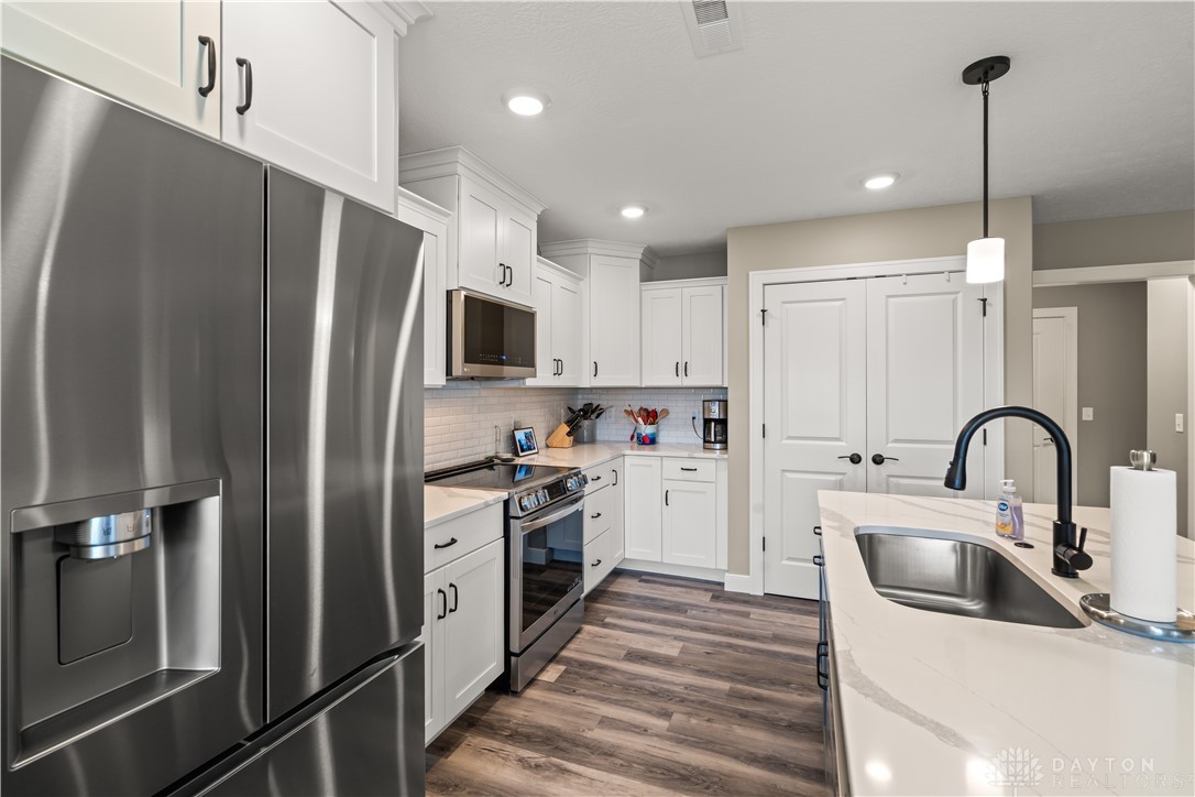 838 W Bentley Circle, Troy, Ohio image 16