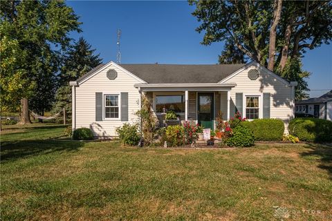Photo of 1599 Garringer Road, Jamestown Vlg, OH 45335 (MLS # 943621)