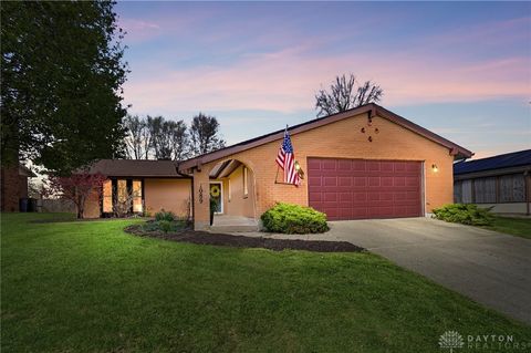 Photo of 1089 Jefferson Drive, Wilmington, OH 45177 (MLS # 956225)